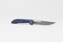 Load image into Gallery viewer, blue front flipper knife smoke mini boos blades